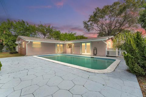 5611 NE 16th Ave Fort Lauderdale FL 33334