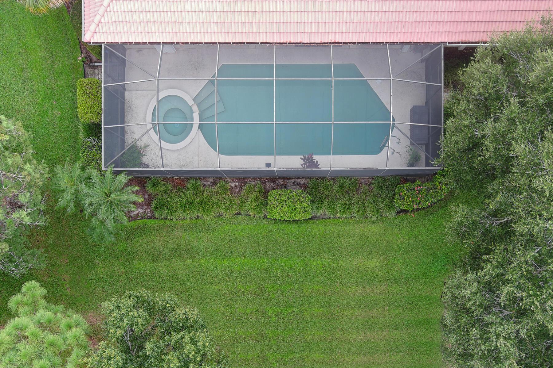 COUNTRY CLUB ESTATES PARC - Residential