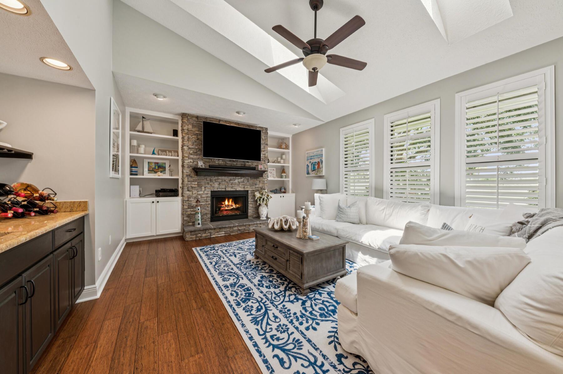 COUNTRY CLUB ESTATES PARC - Residential