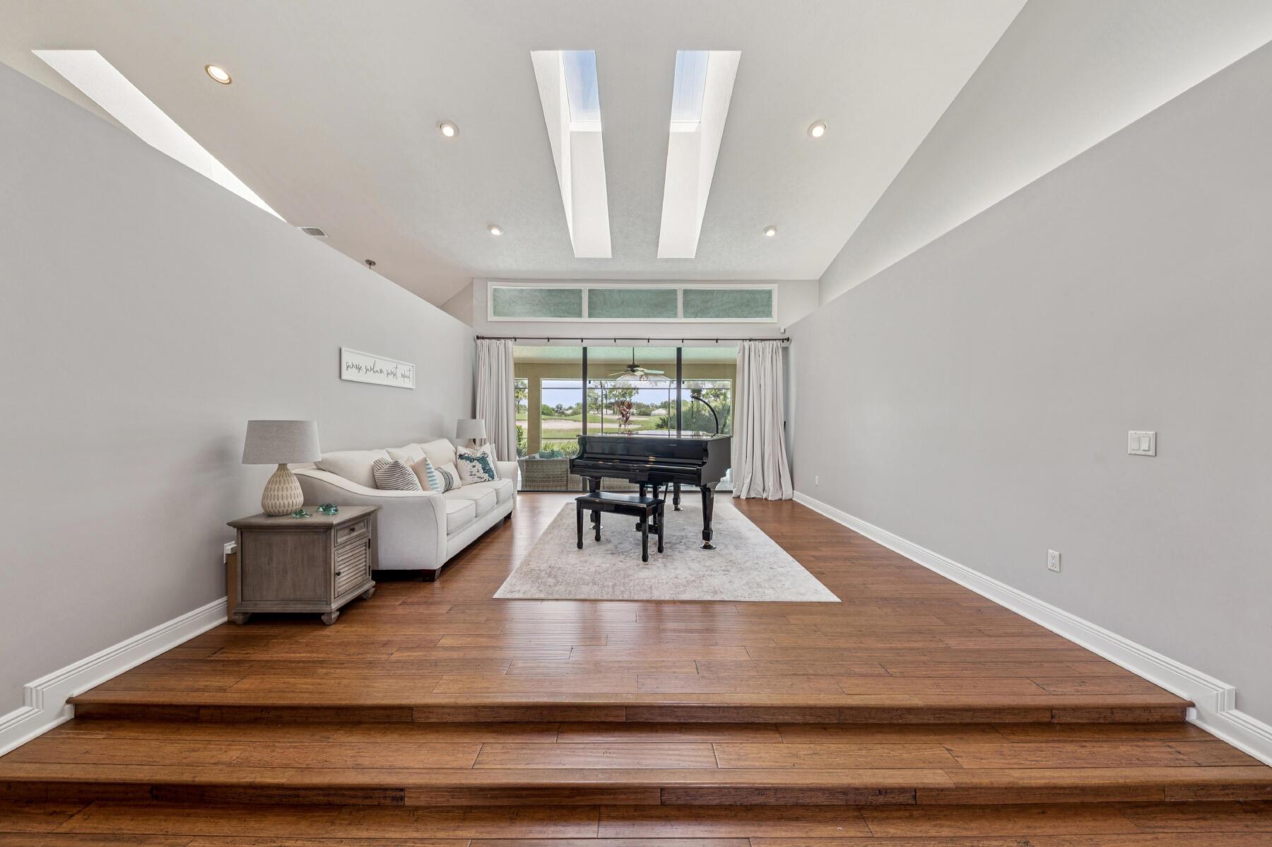 COUNTRY CLUB ESTATES PARC - Residential