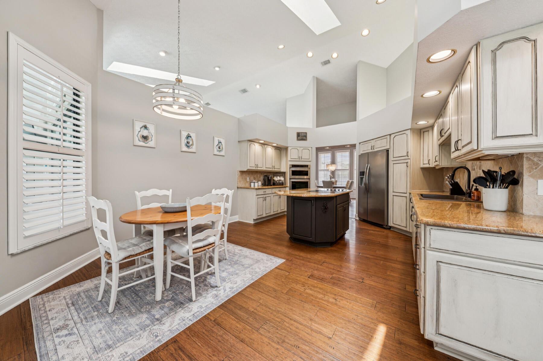 COUNTRY CLUB ESTATES PARC - Residential