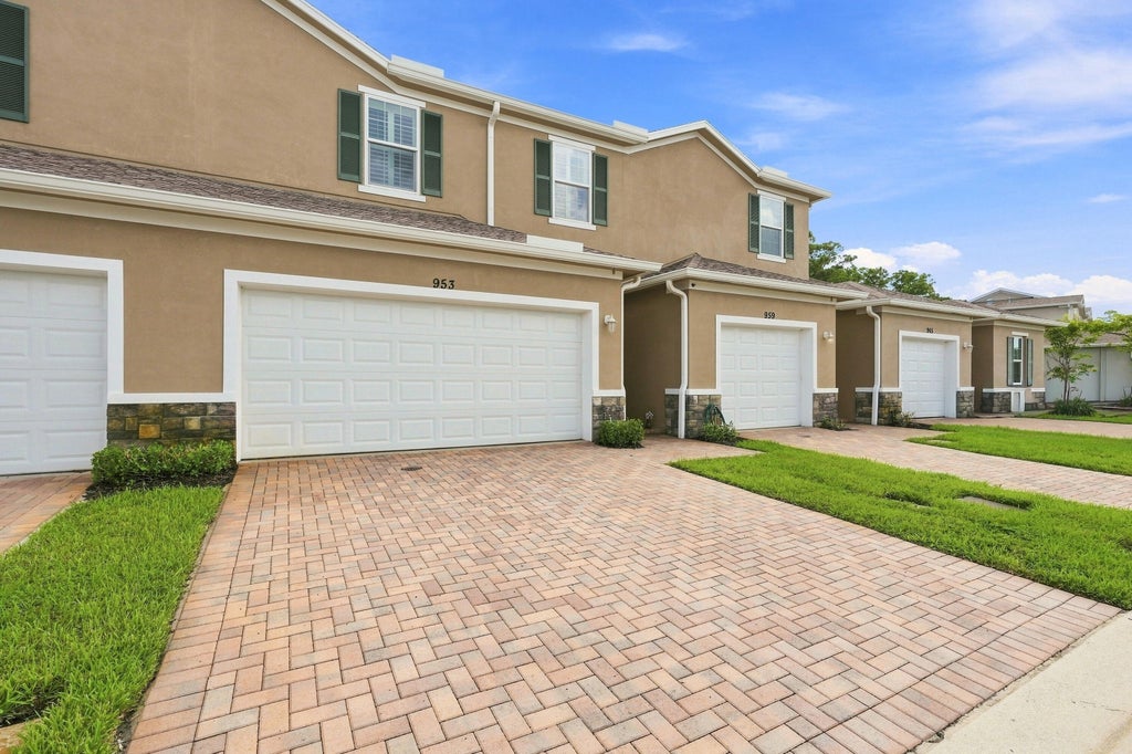 Photo of 953 NE Trailside Run, Port Saint Lucie, FL 34983 (MLS # B26069747)