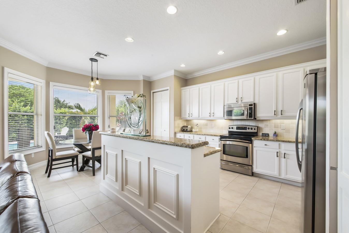 CANYON LAKES - Residential