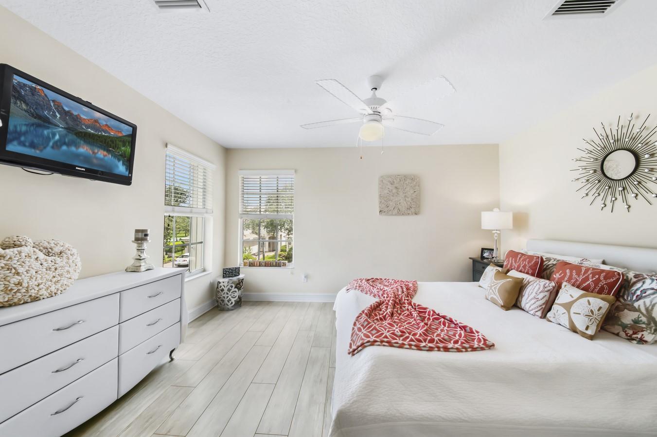 CANYON LAKES - Residential