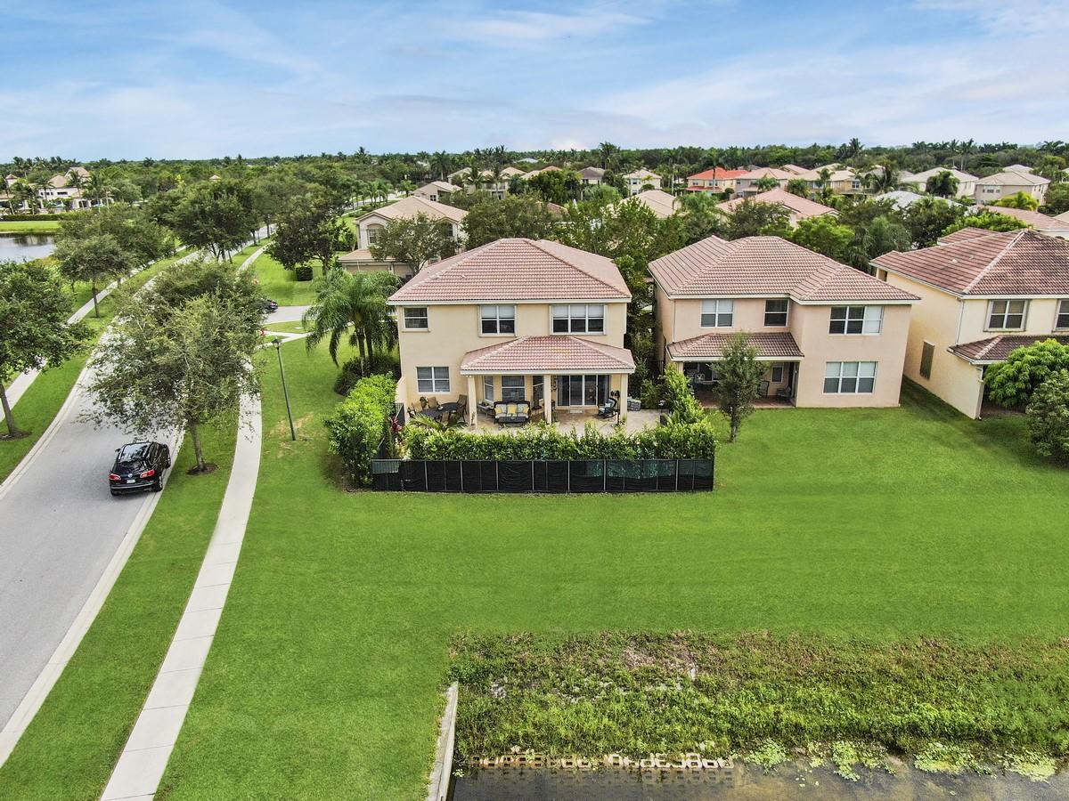 CANYON LAKES - Residential