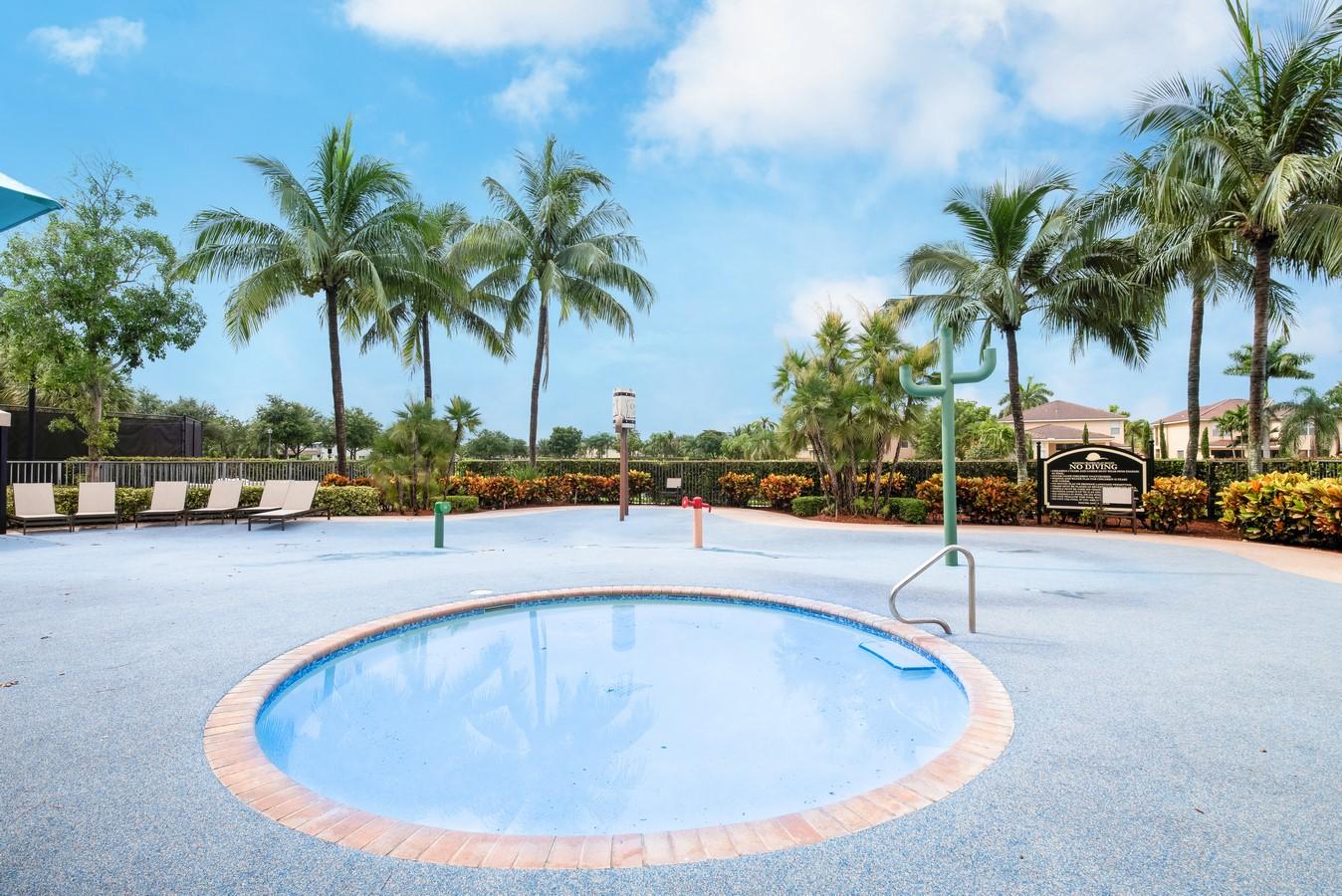 CANYON LAKES - Residential