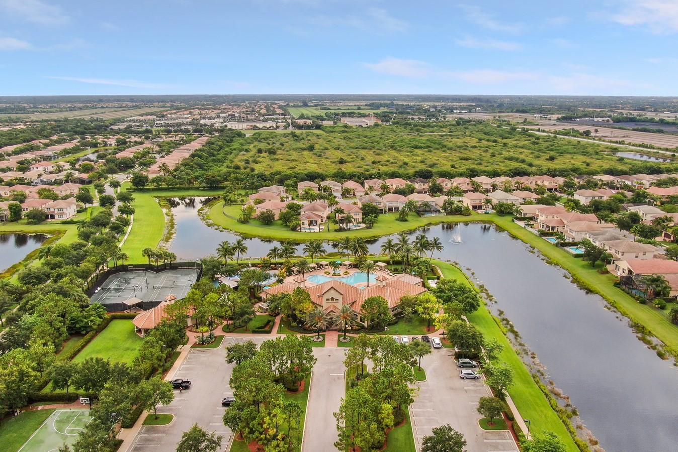 CANYON LAKES - Residential