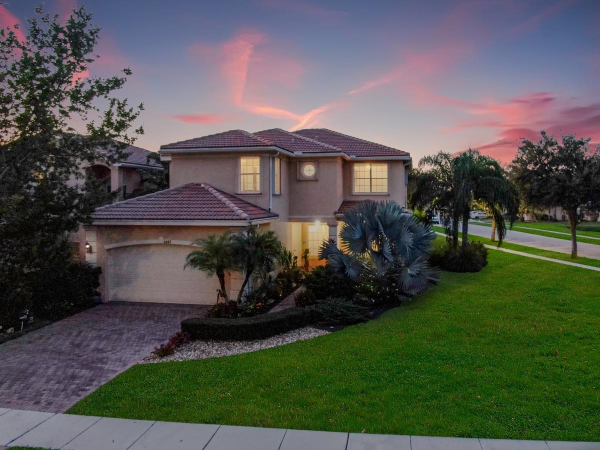 CANYON LAKES - Residential