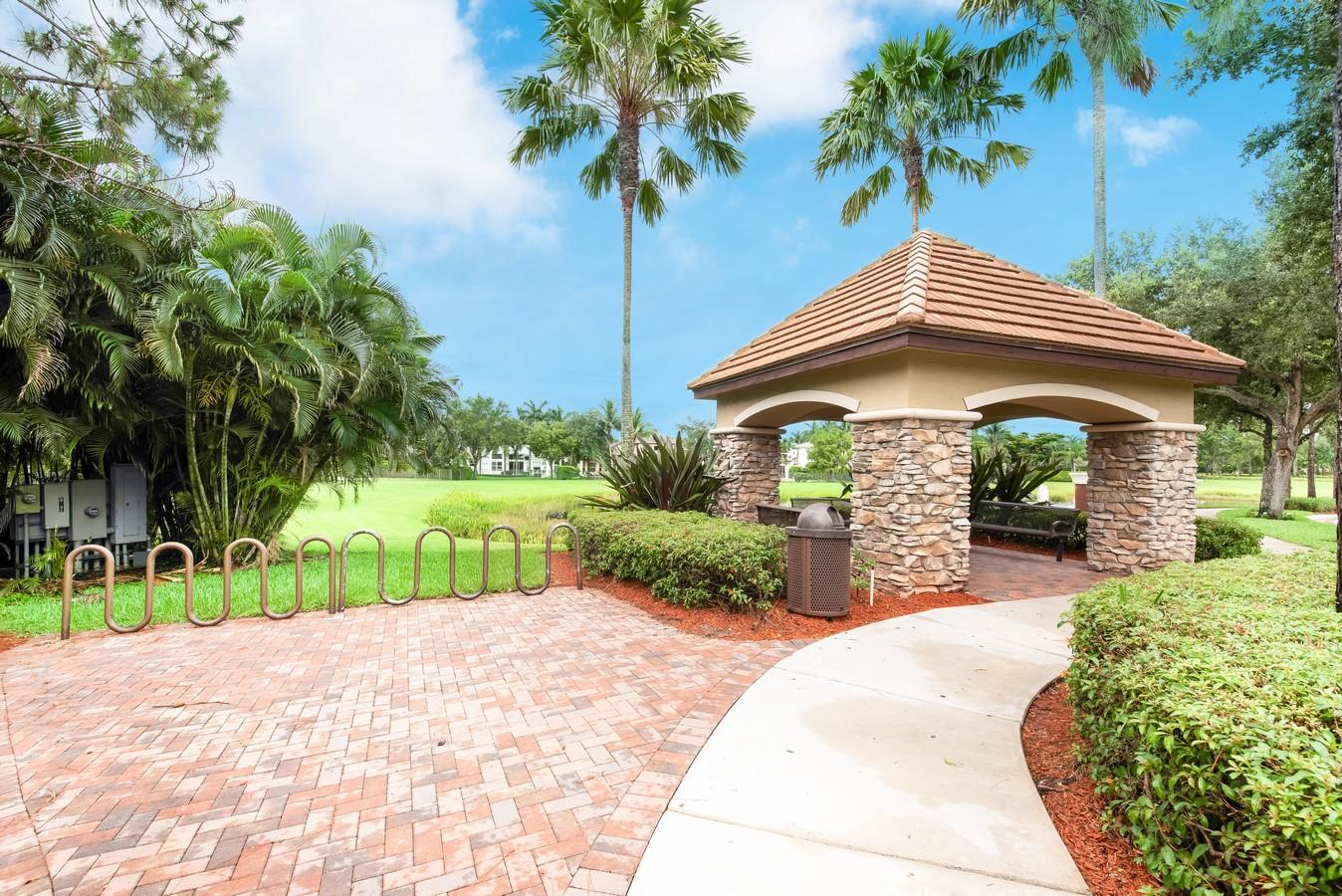 CANYON LAKES - Residential