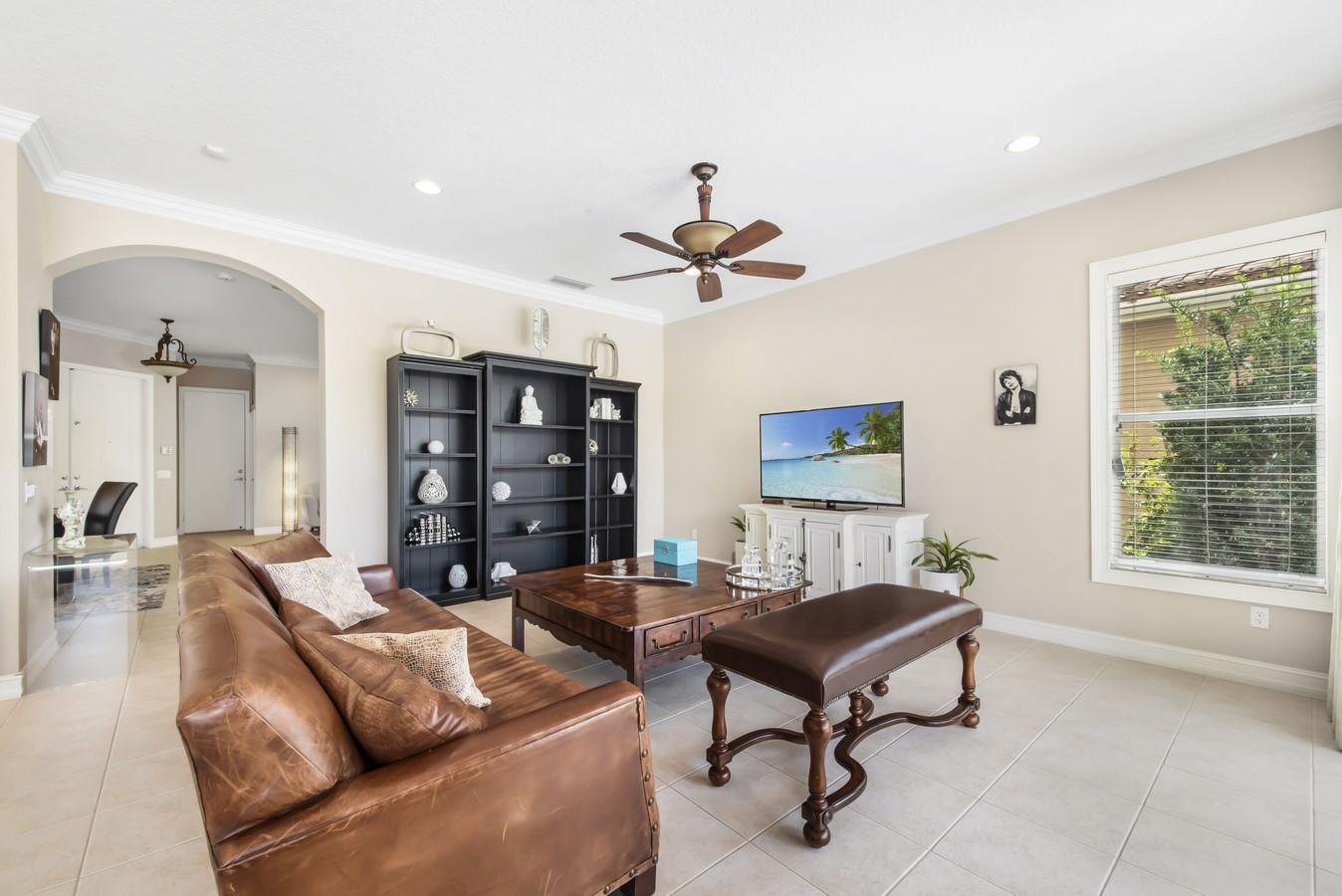 CANYON LAKES - Residential