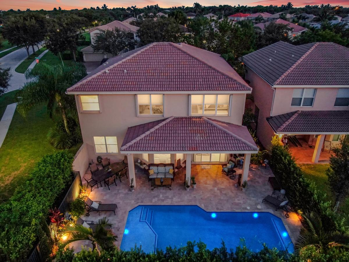 CANYON LAKES - Residential