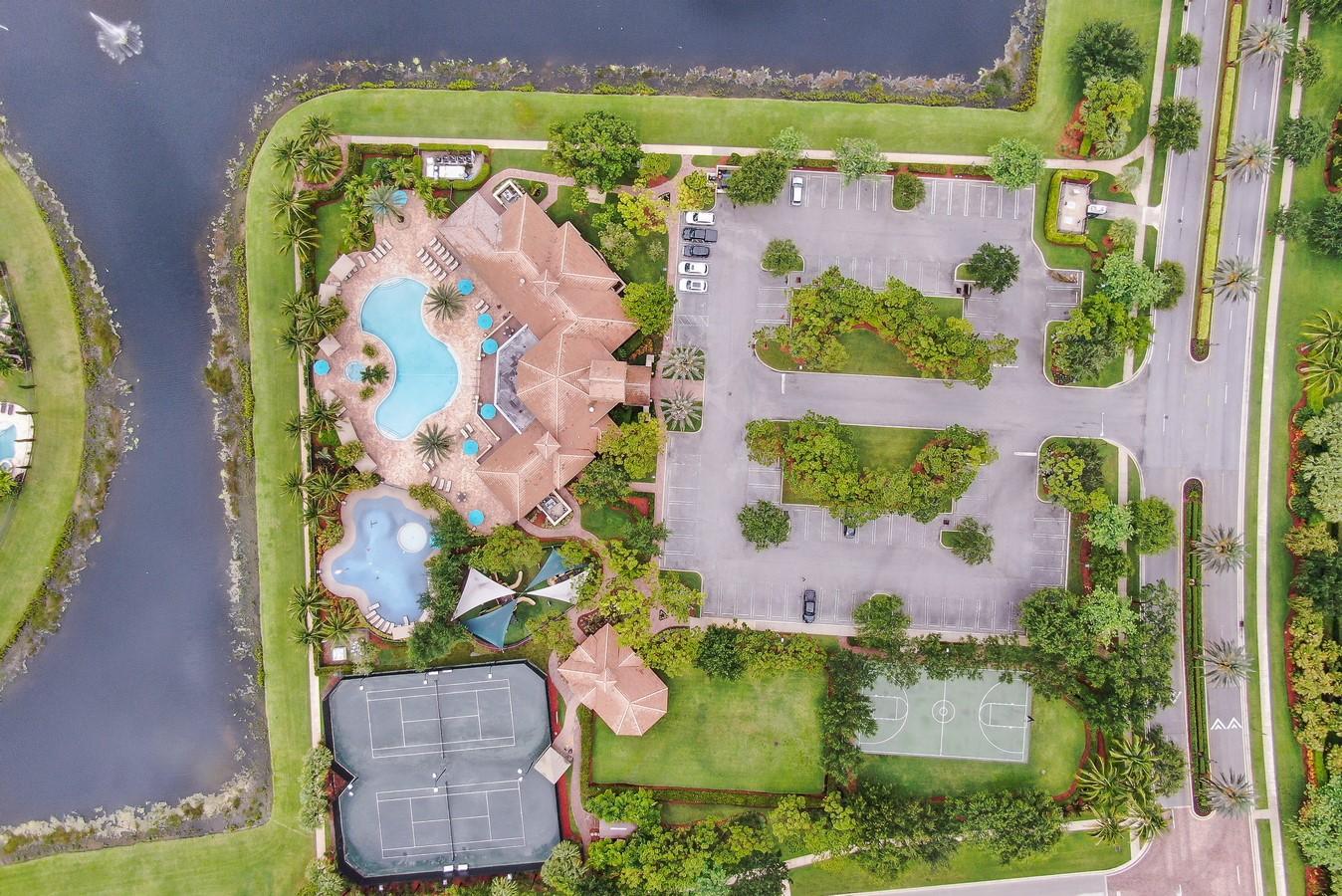 CANYON LAKES - Residential