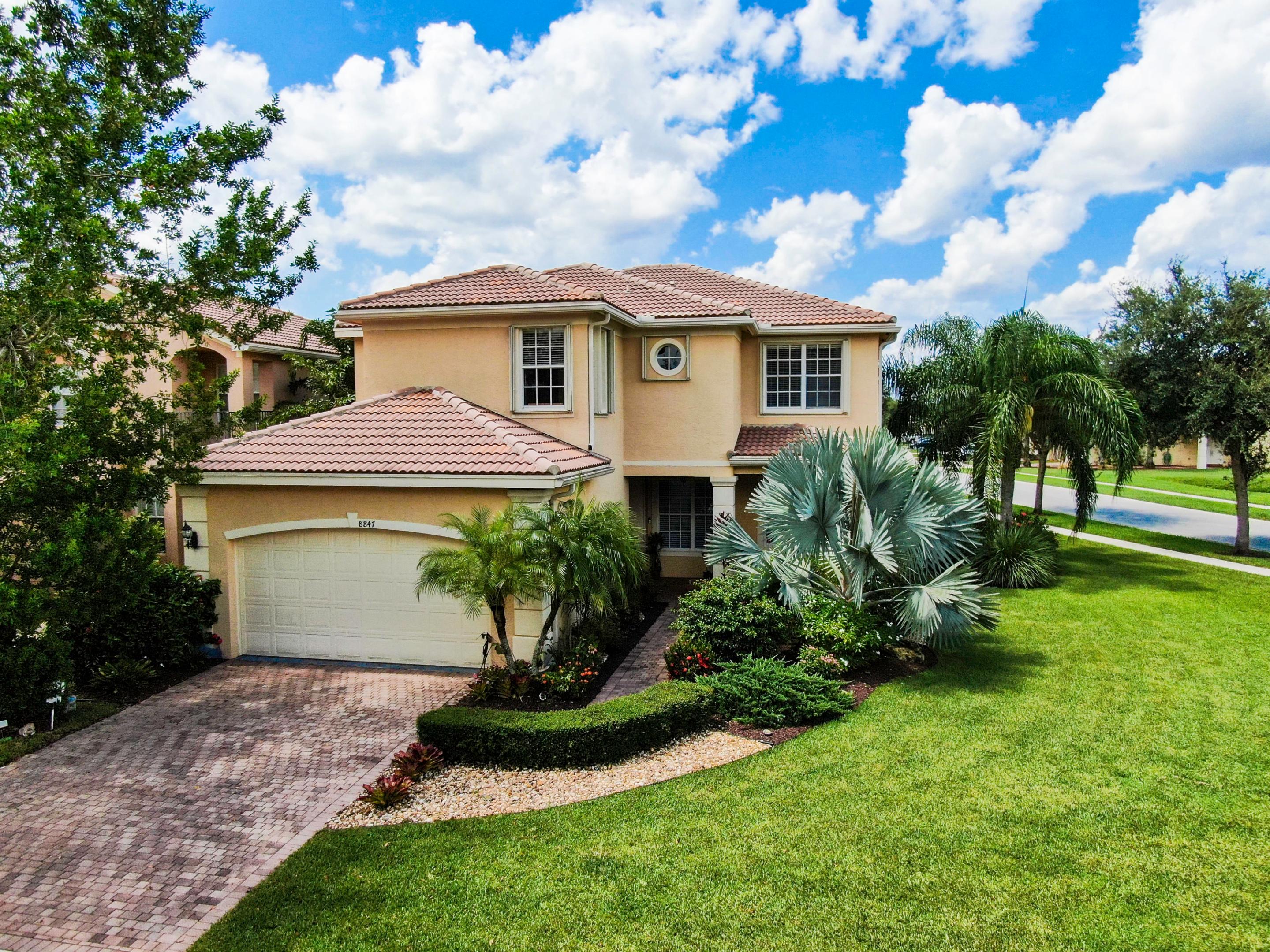 CANYON LAKES - Residential