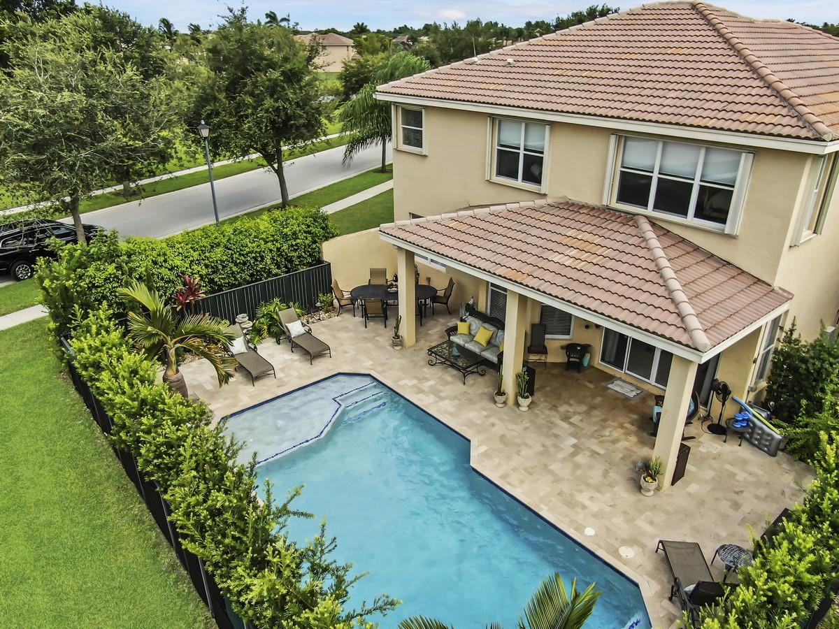 CANYON LAKES - Residential