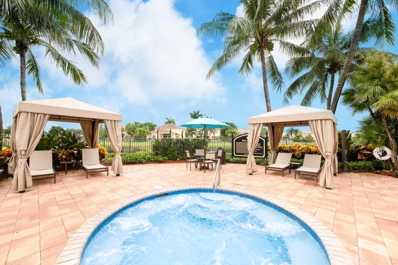 CANYON LAKES - Residential