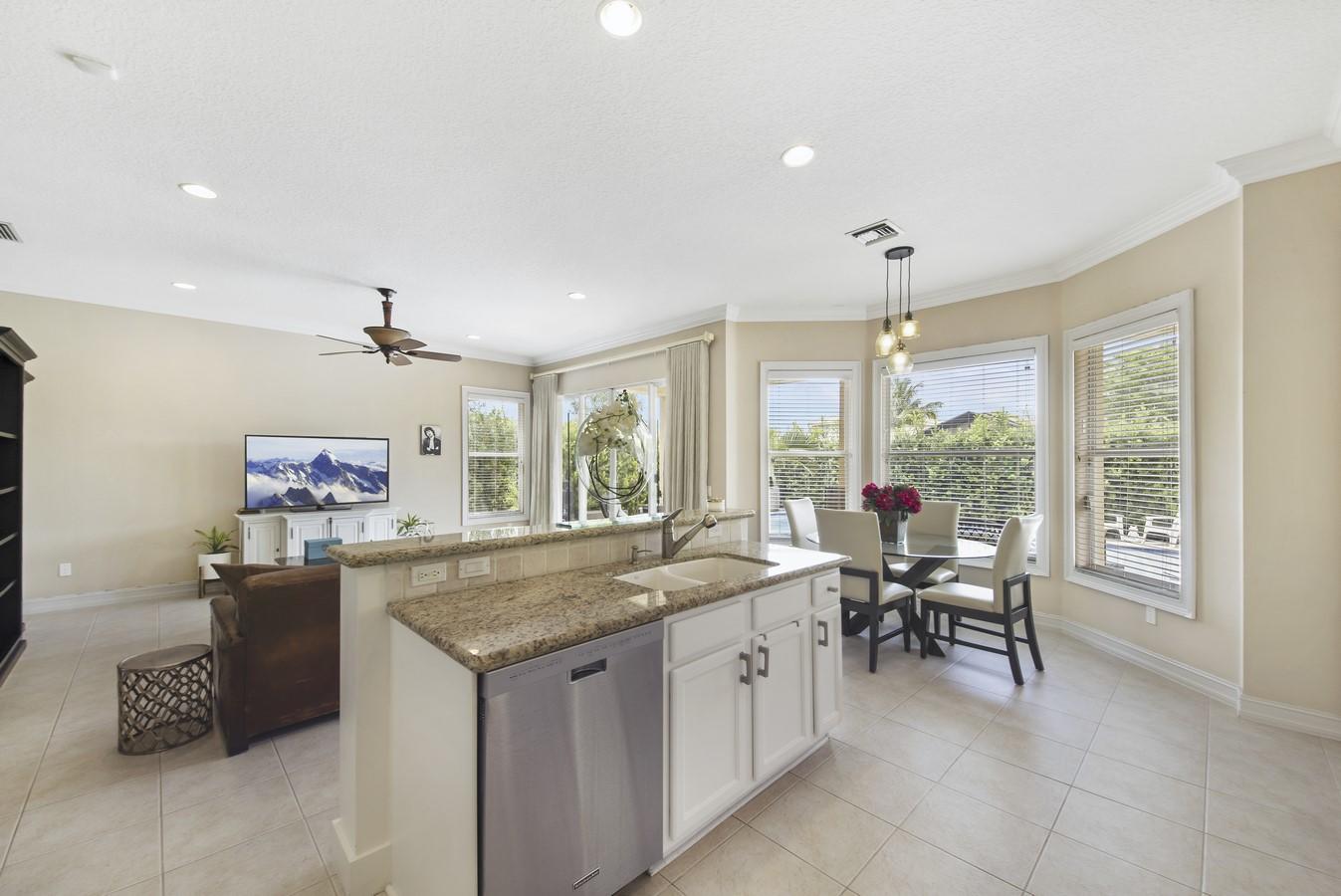 CANYON LAKES - Residential