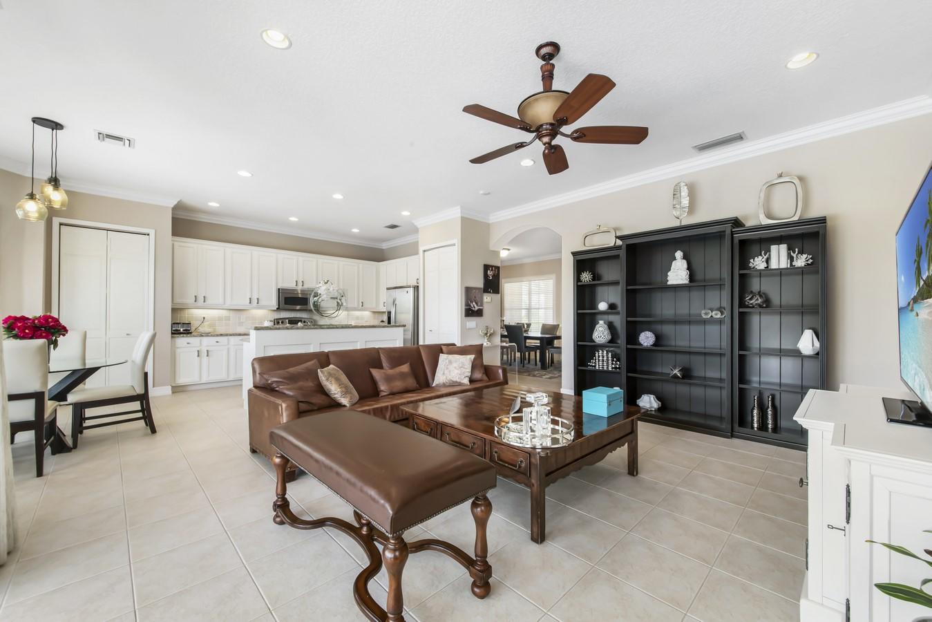 CANYON LAKES - Residential