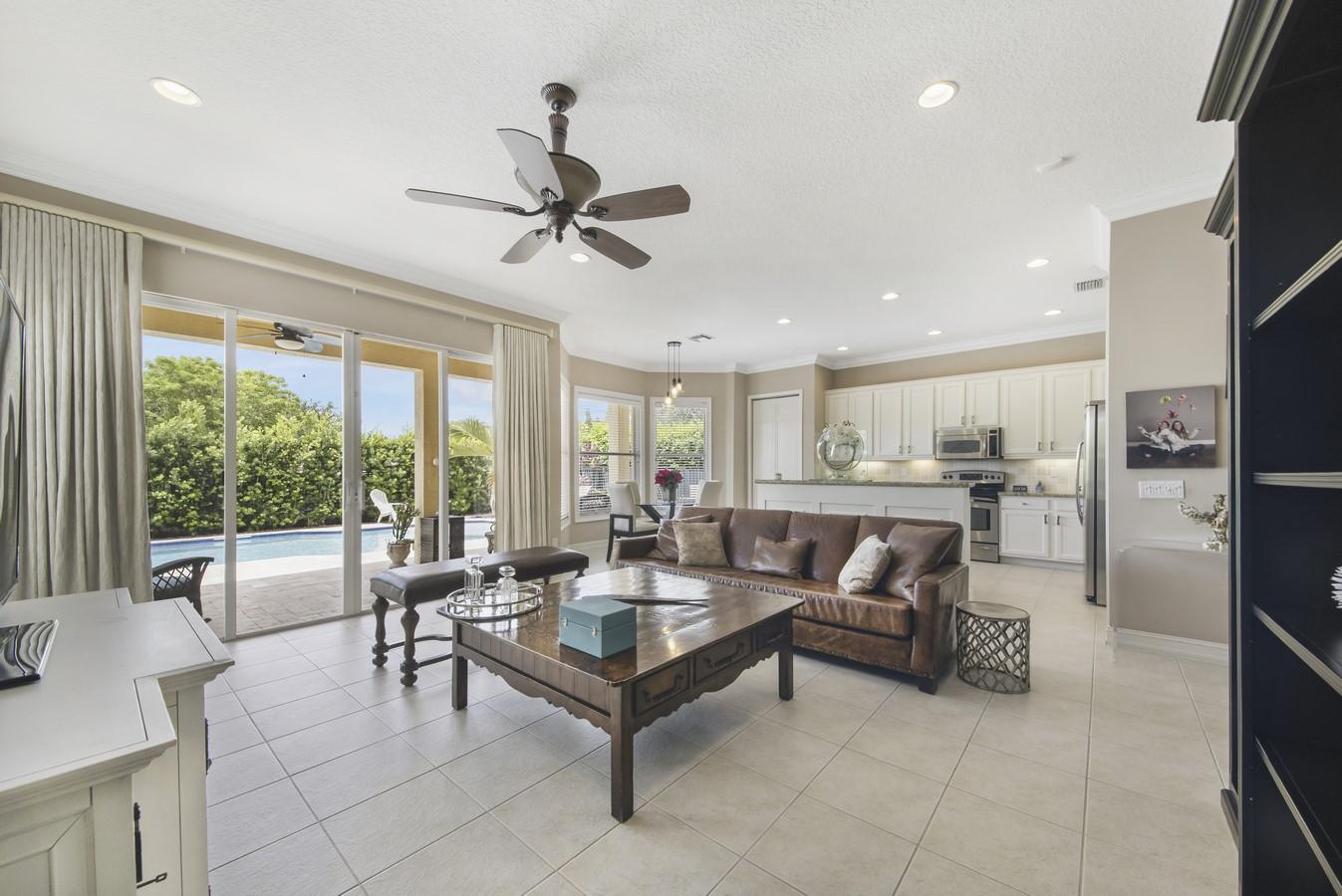 CANYON LAKES - Residential