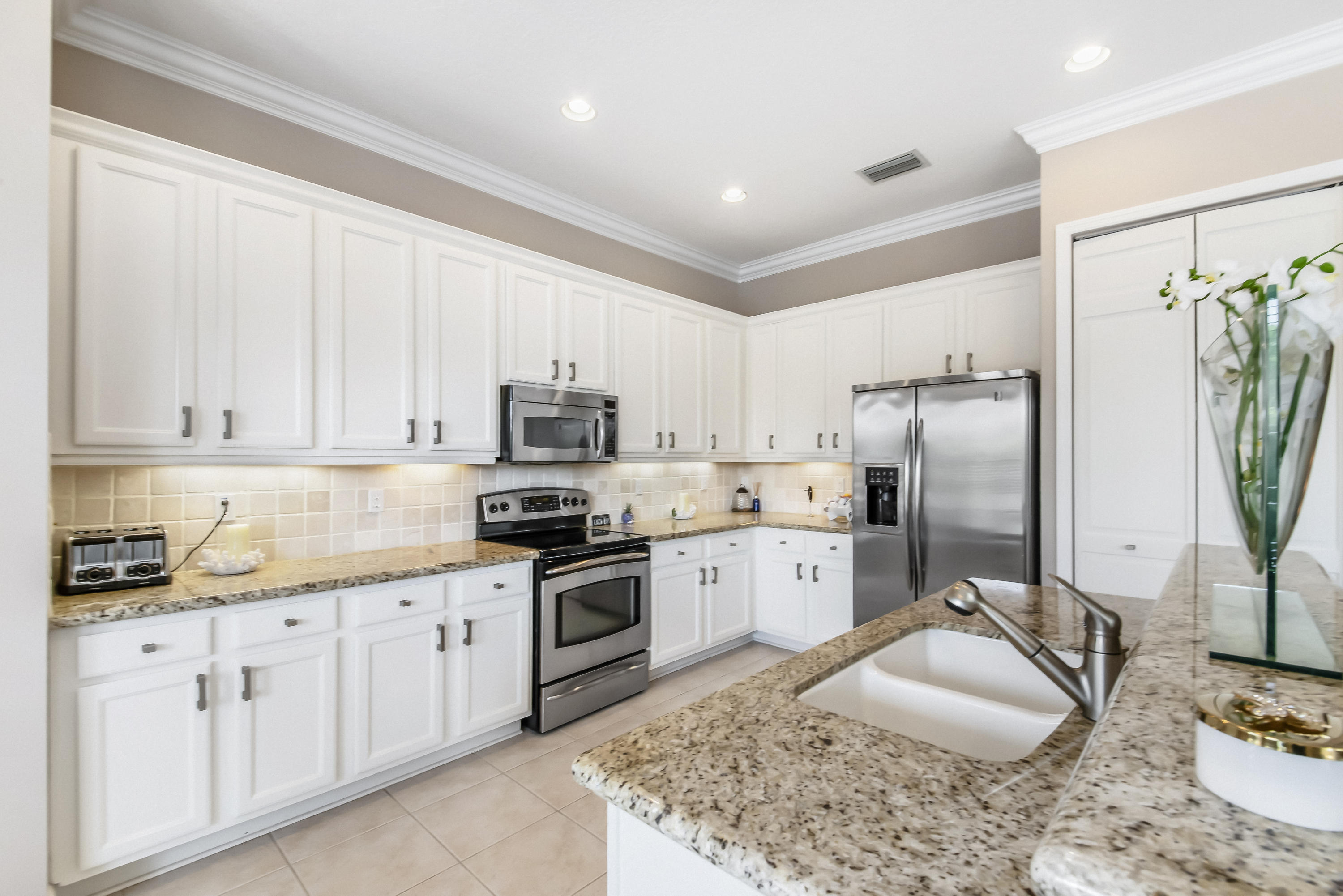 CANYON LAKES - Residential