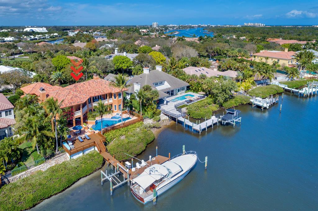 ADMIRALS COVE - Residential