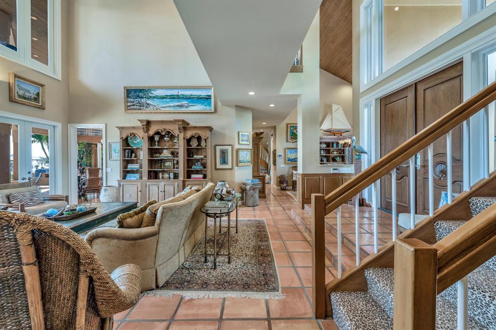 ADMIRALS COVE - Residential