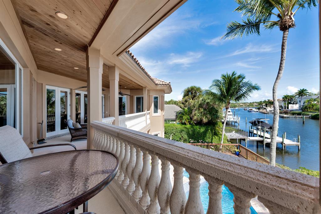 ADMIRALS COVE - Residential