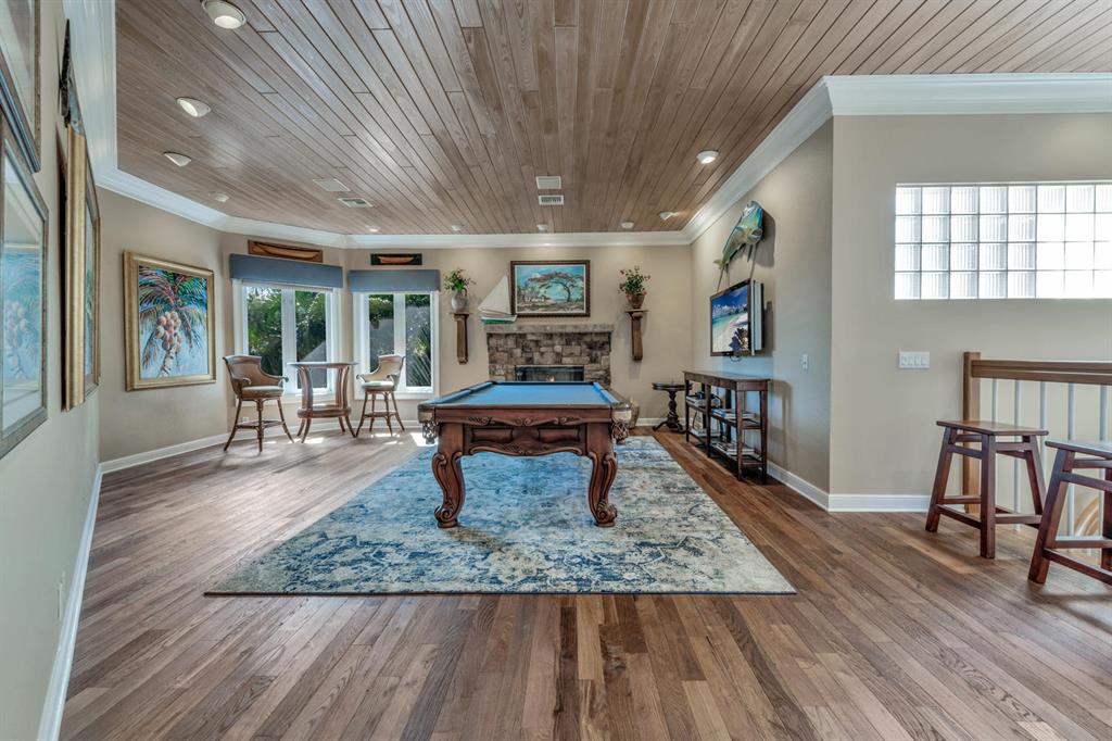 ADMIRALS COVE - Residential