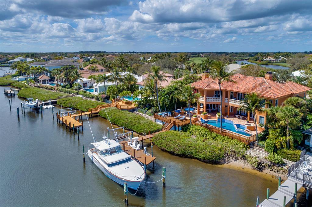 ADMIRALS COVE - Residential
