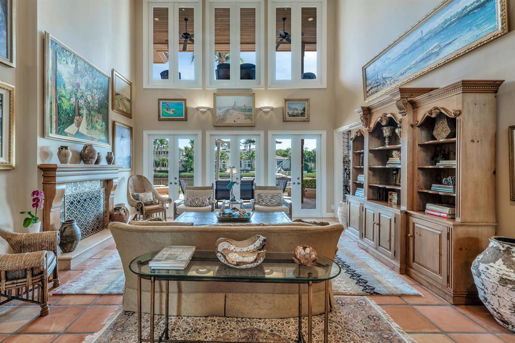 ADMIRALS COVE - Residential