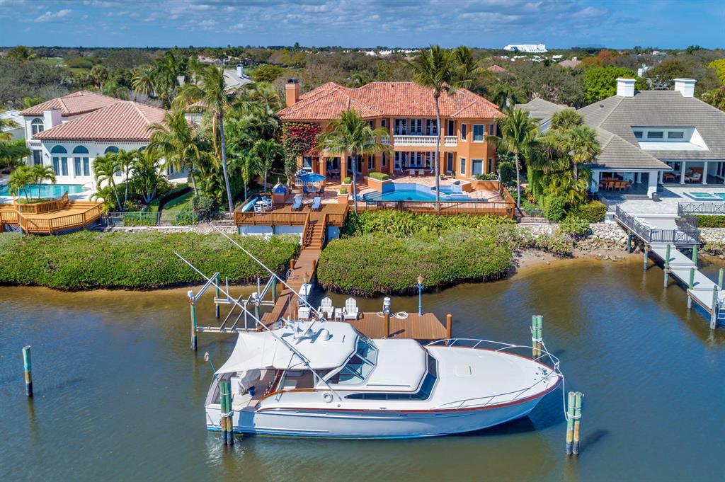 ADMIRALS COVE - Residential