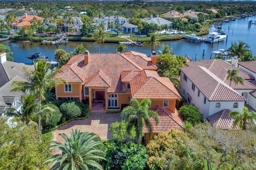 ADMIRALS COVE - Residential