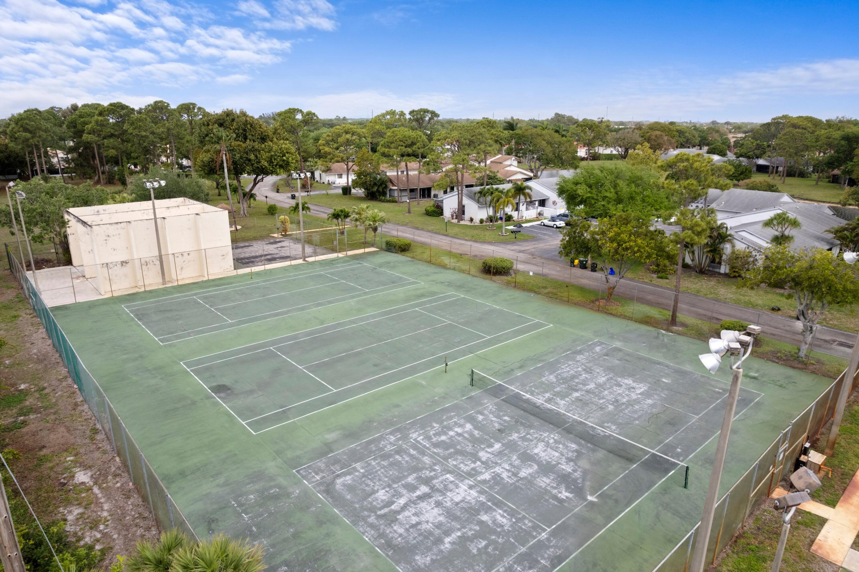 VILLAGES OF WOODLAKE 1 - Residential