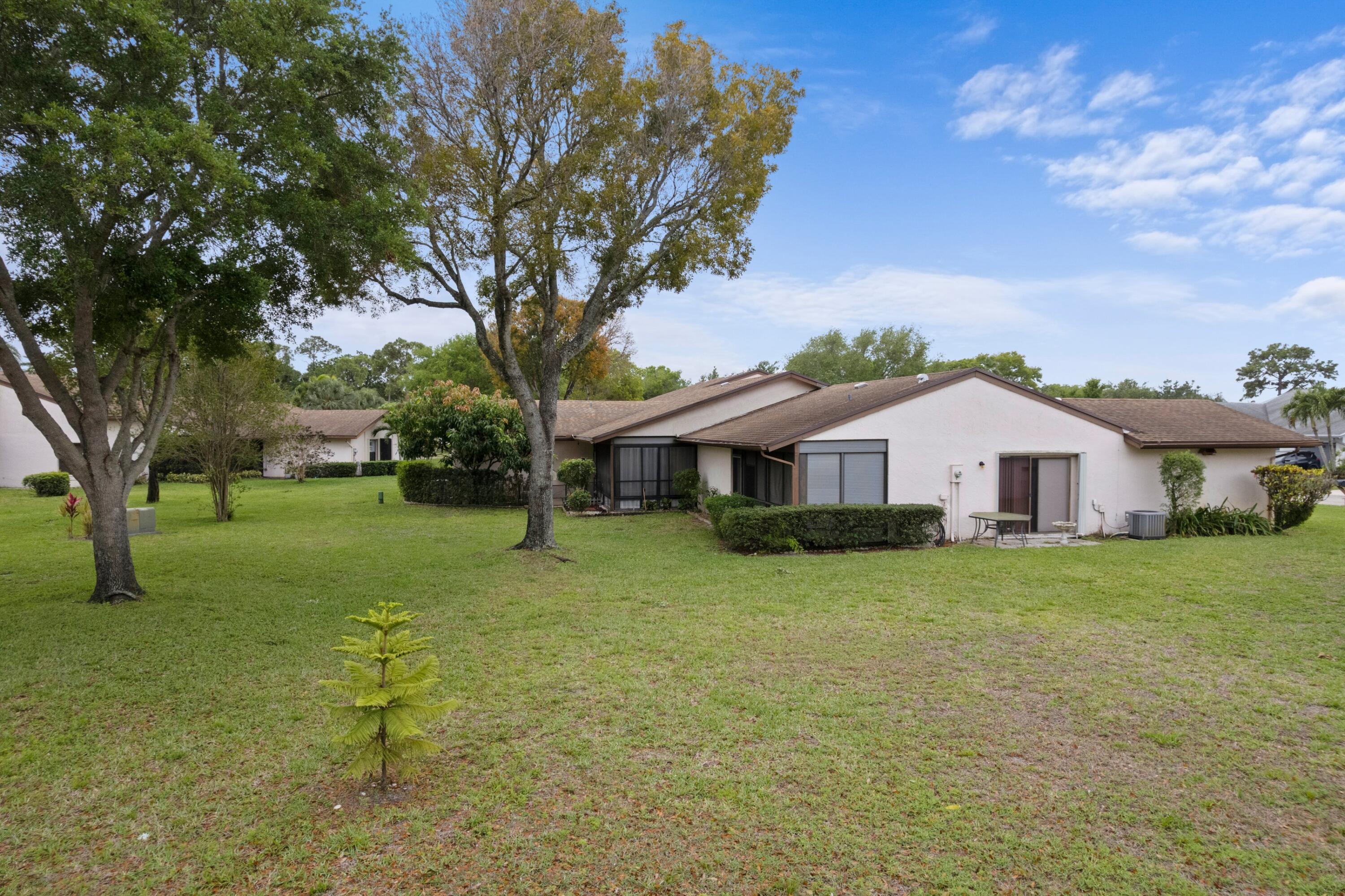 VILLAGES OF WOODLAKE 1 - Residential