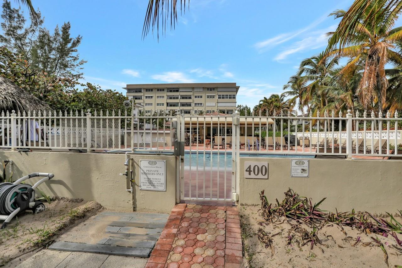 Christopher House - Residential