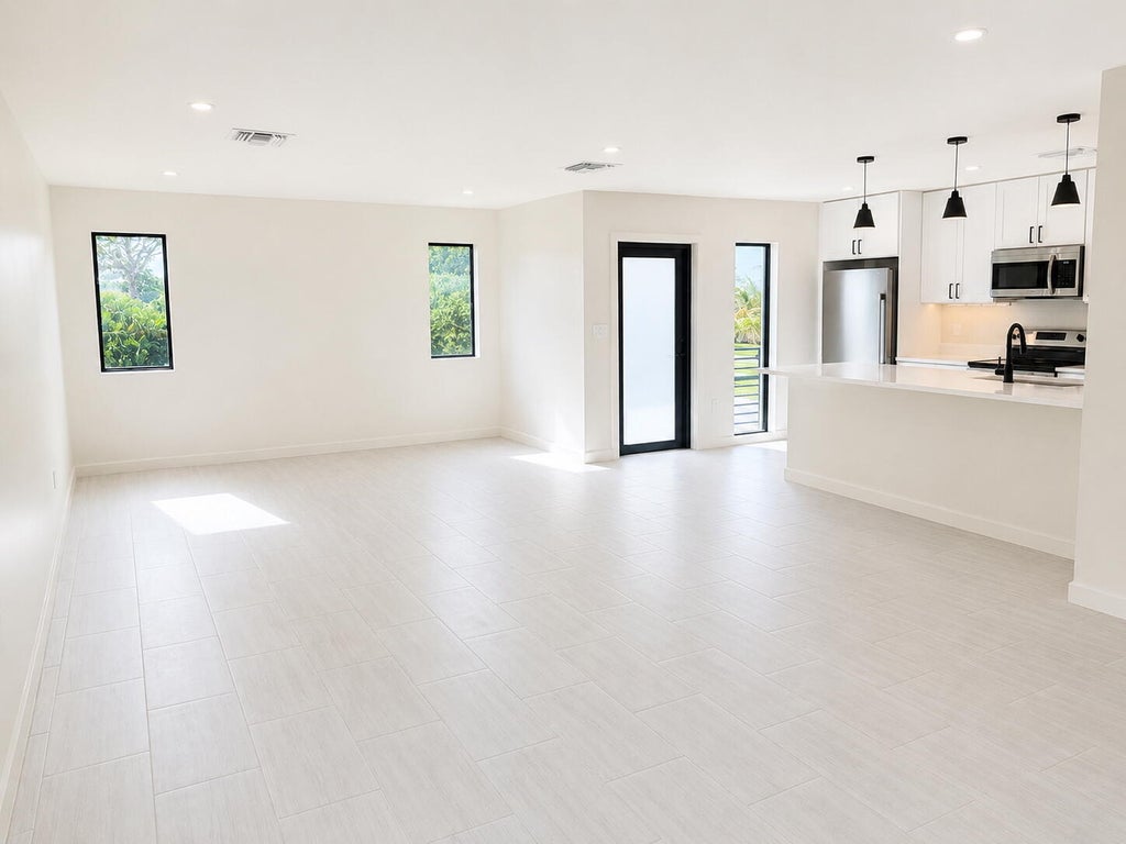Photo of 274 SE 9th Avenue #3, Deerfield Beach, FL 33441 (MLS # B26079043)