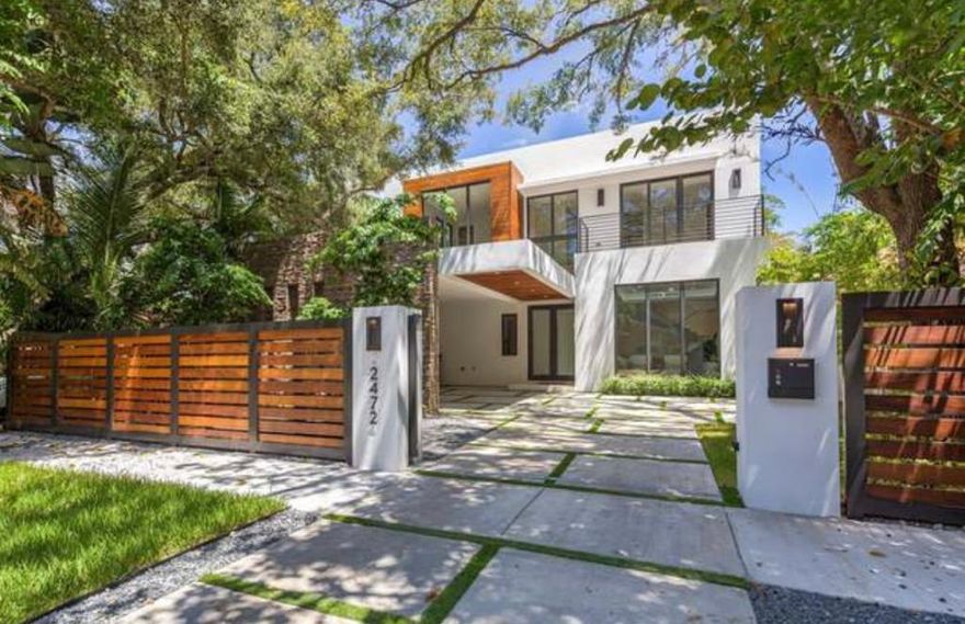 **MUST SHOW POF FOR SHOWING**THIS BEAUTIFUL5, 541 SQUARE FEET OF EXCEPTIONAL MODERN LUXURY DESIGNED SPACES LOCATED IN THE DESIRABLE NEIGHBORHOOD OF NORTH COCONUT GROVE. BOASTING BEAUTIFUL FINISHES, SUCH AS OAKWOOD FLOORS, IMPORTED  CABINETS, IPE WOOD IN ON TERRACE CEILING AND PRIVATE CLIMATIZED POOL AND SPA. ALL SIZES ARE ESTIMATED.