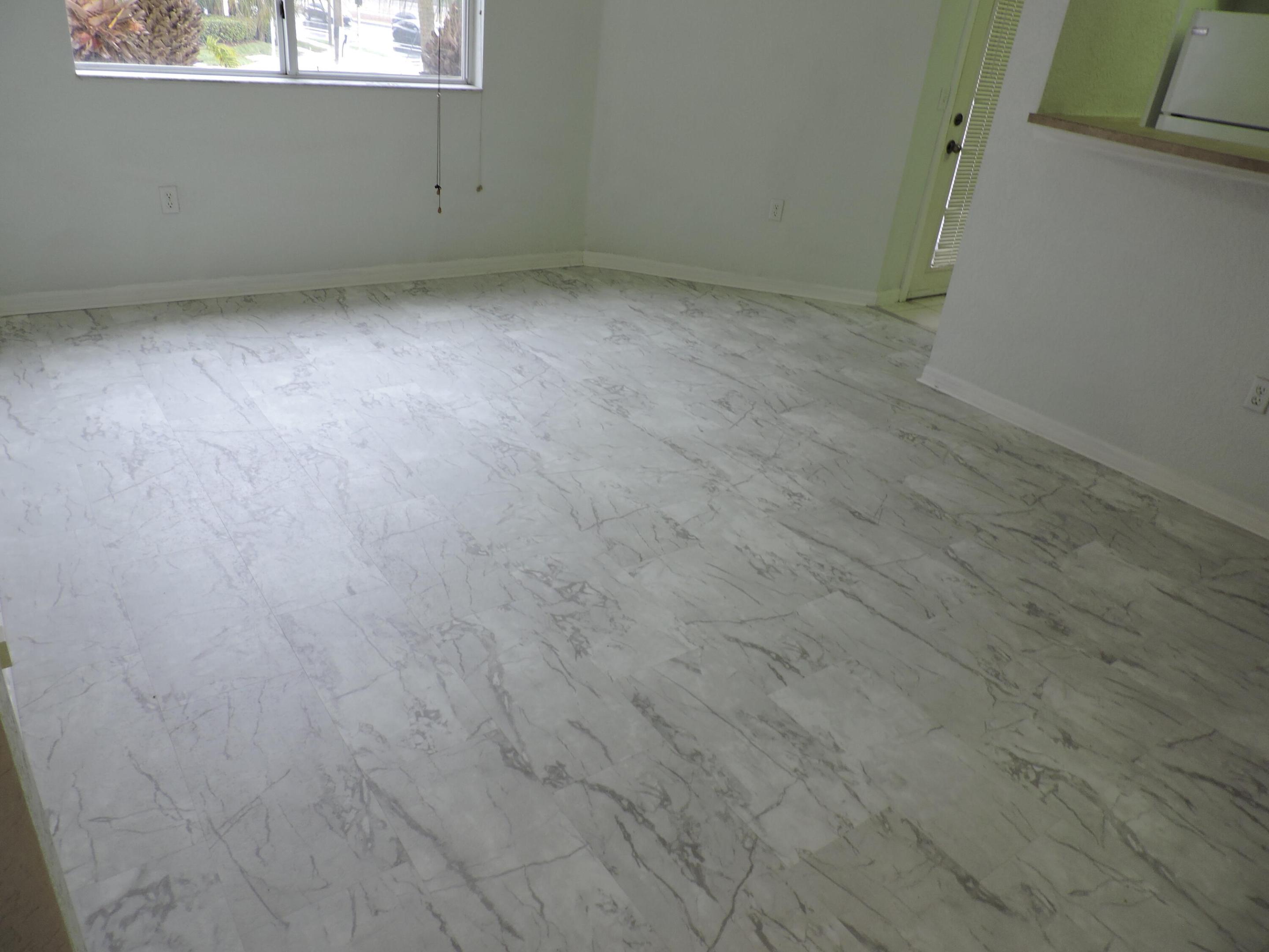 RESIDENCES AT LEGACY PLACE CONDO - Residential Lease