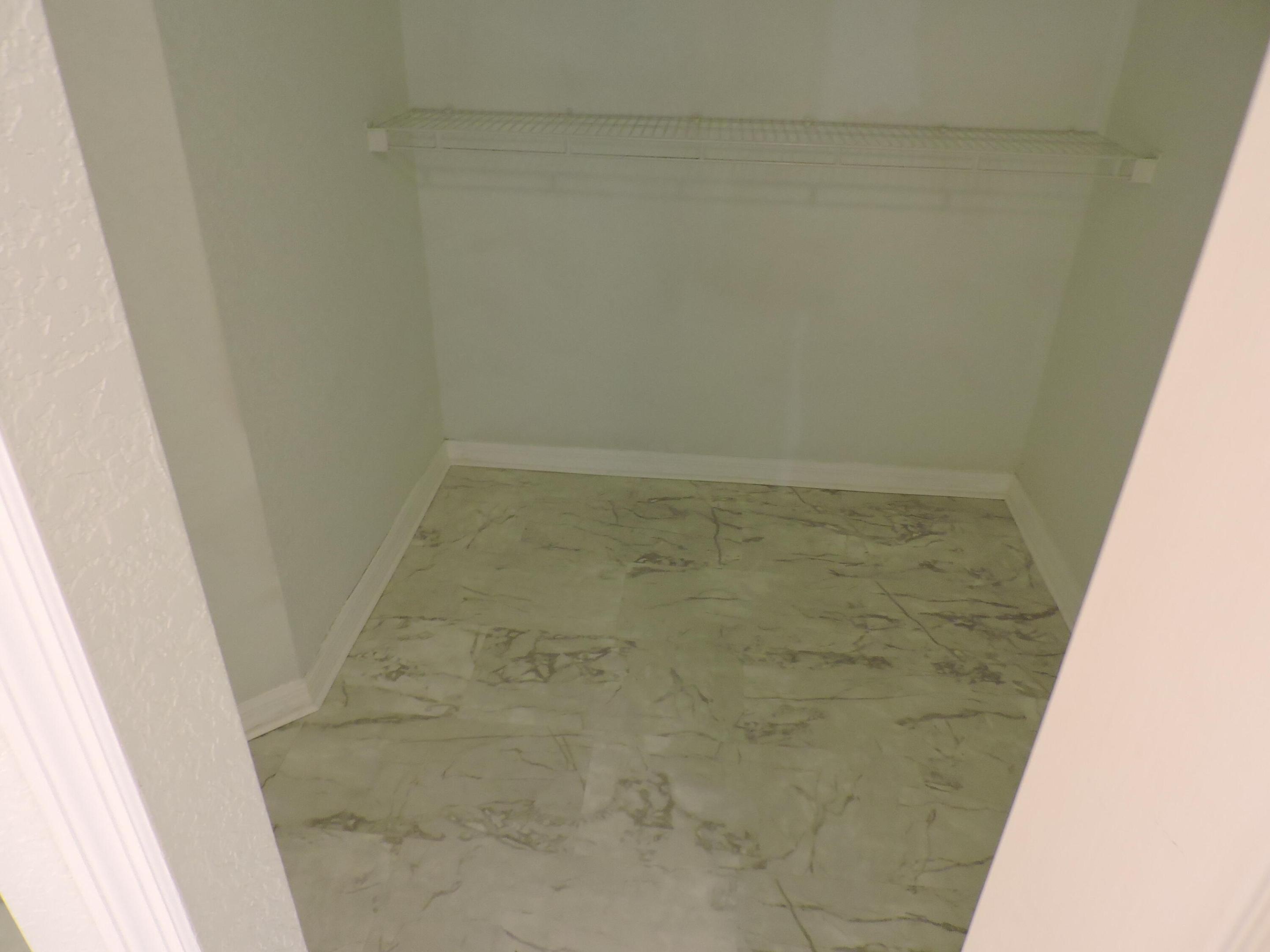 RESIDENCES AT LEGACY PLACE CONDO - Residential Lease