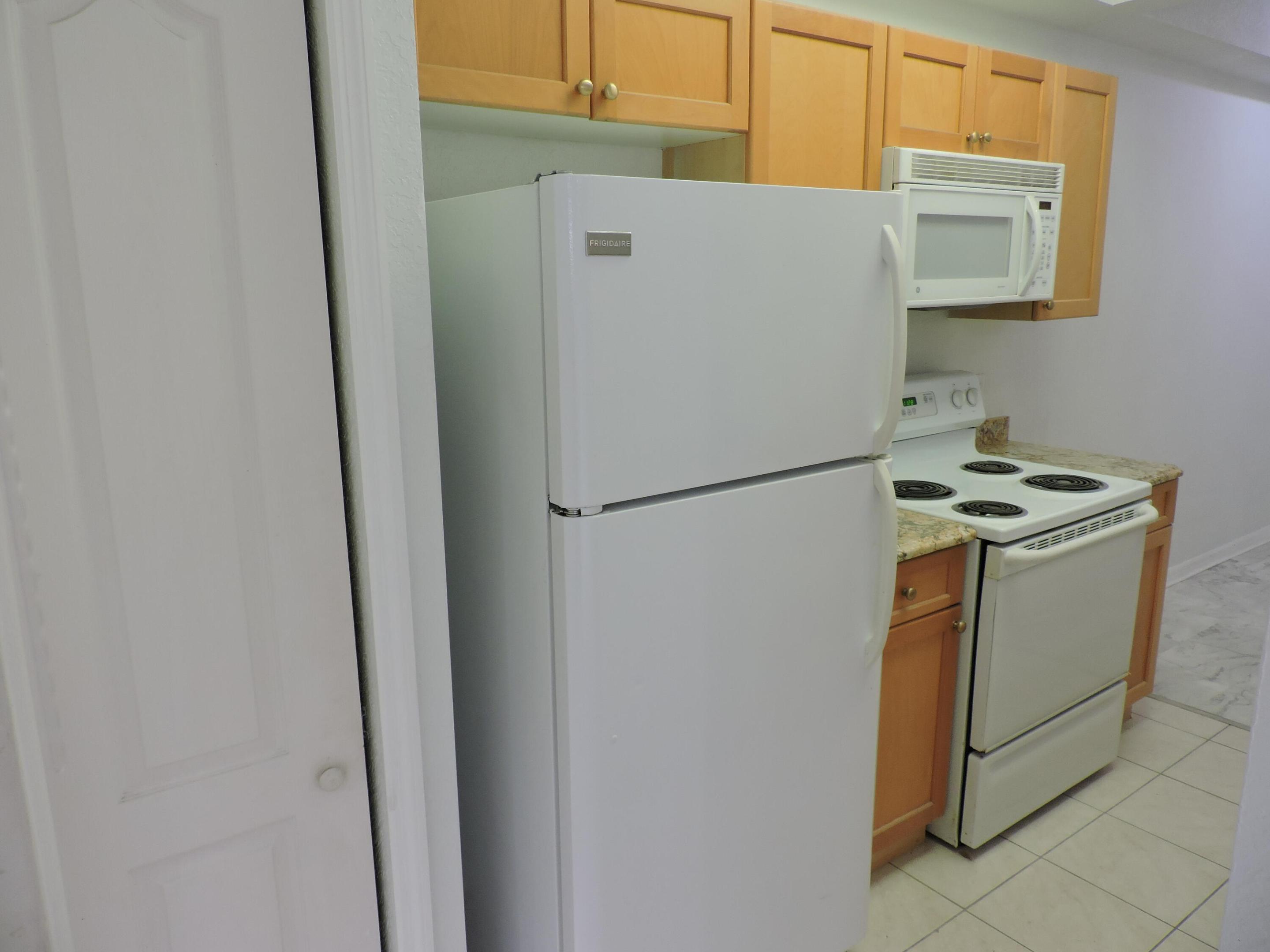 RESIDENCES AT LEGACY PLACE CONDO - Residential Lease