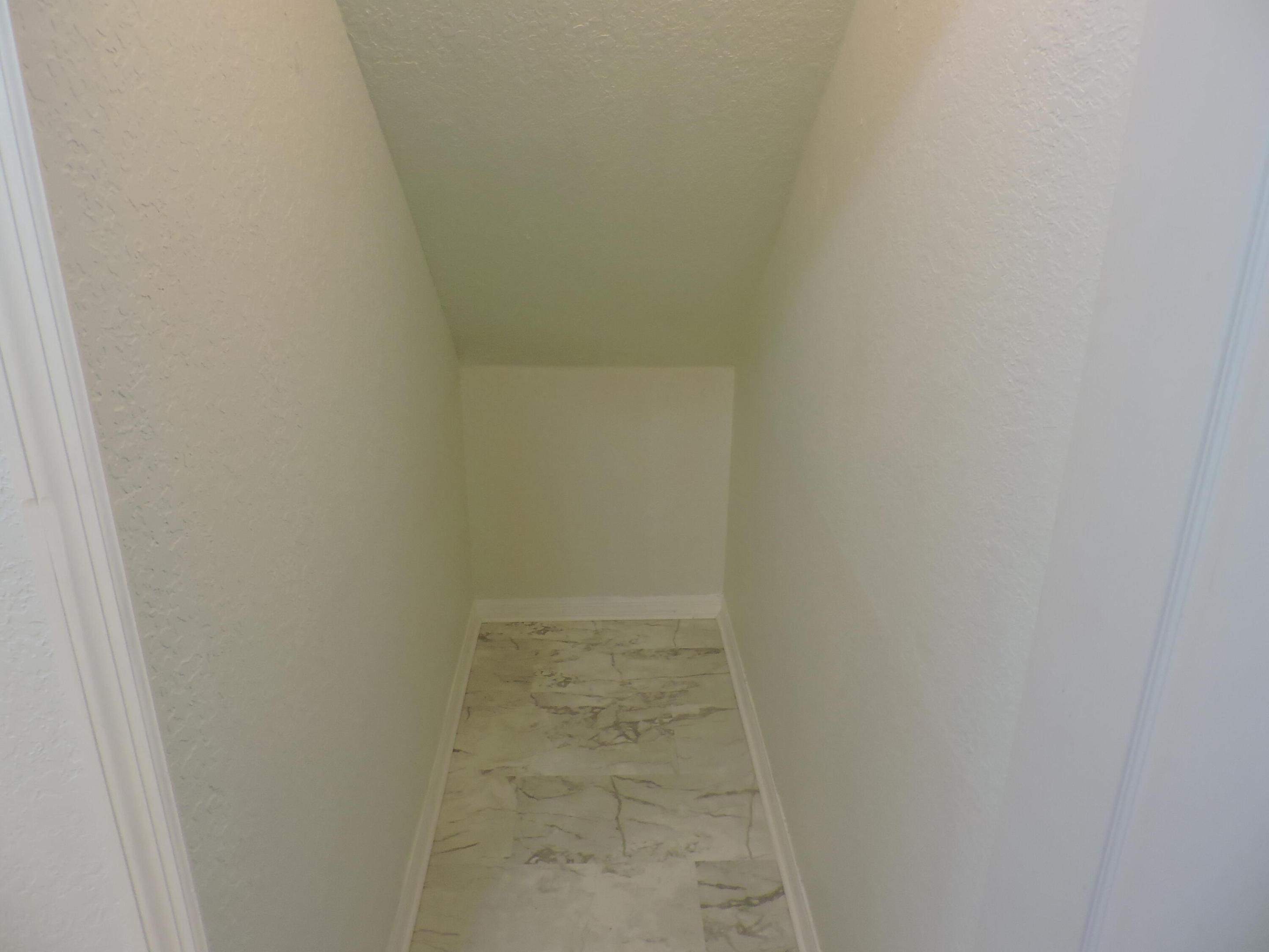 RESIDENCES AT LEGACY PLACE CONDO - Residential Lease