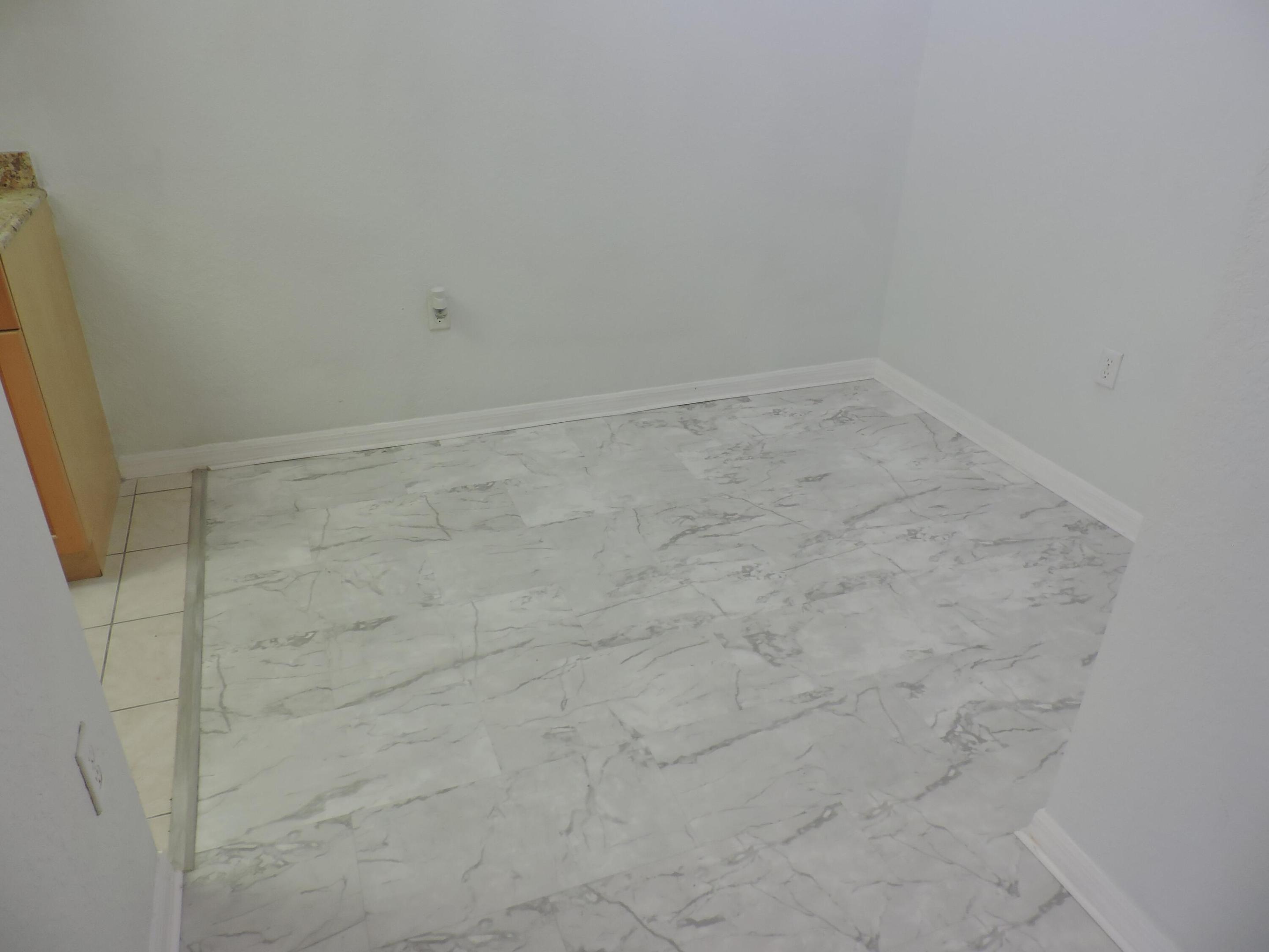 RESIDENCES AT LEGACY PLACE CONDO - Residential Lease