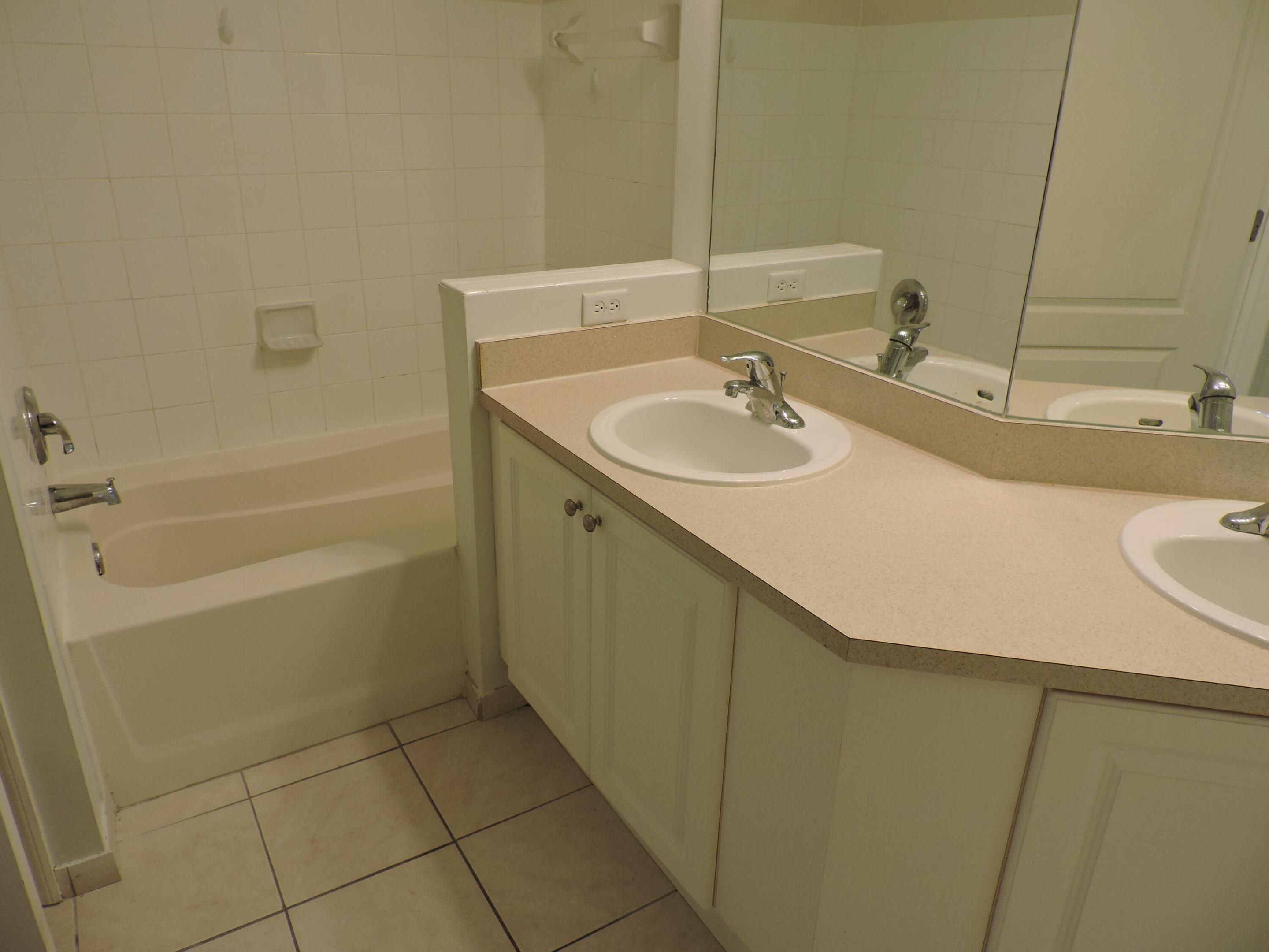 RESIDENCES AT LEGACY PLACE CONDO - Residential Lease