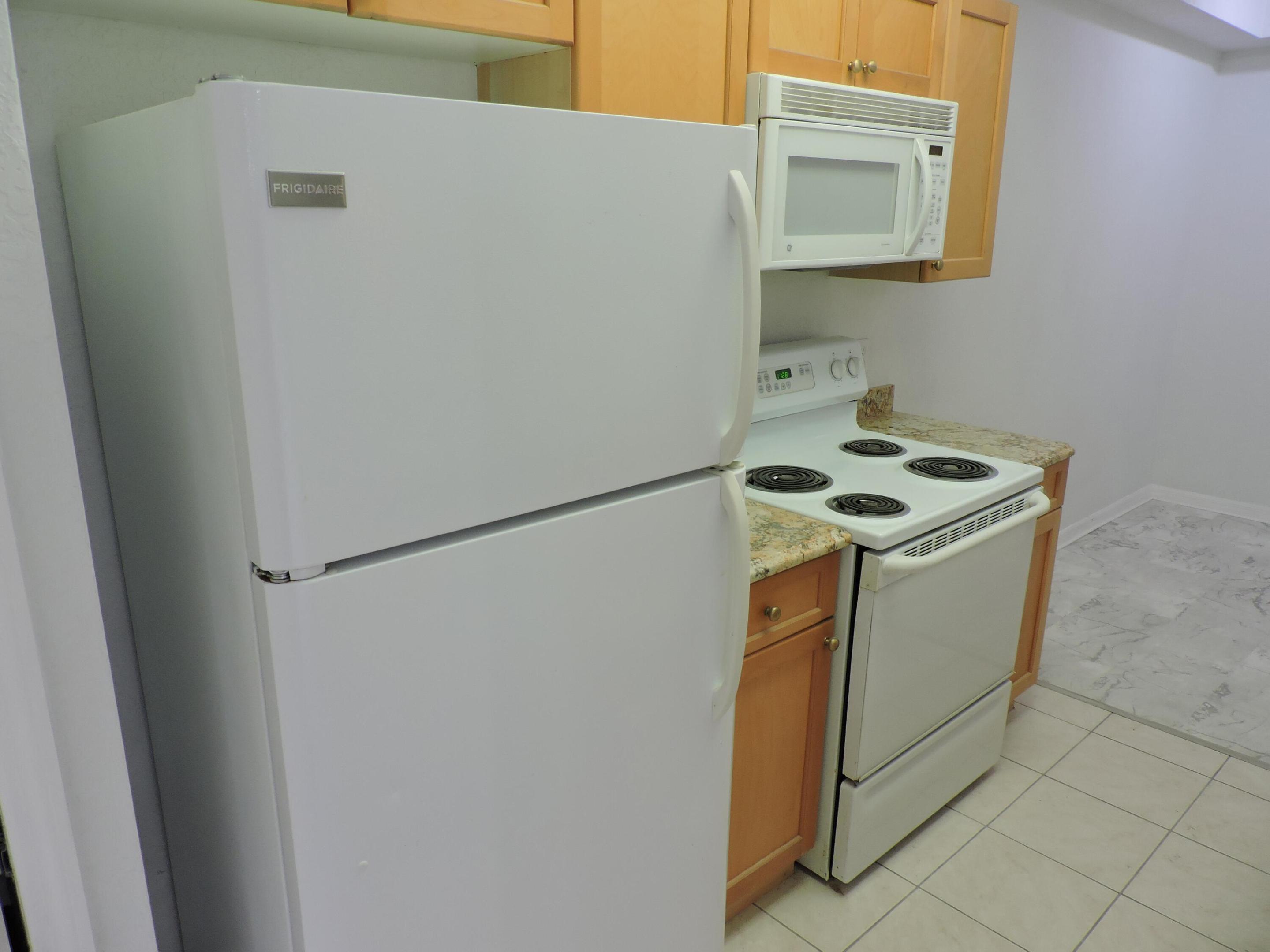 RESIDENCES AT LEGACY PLACE CONDO - Residential Lease