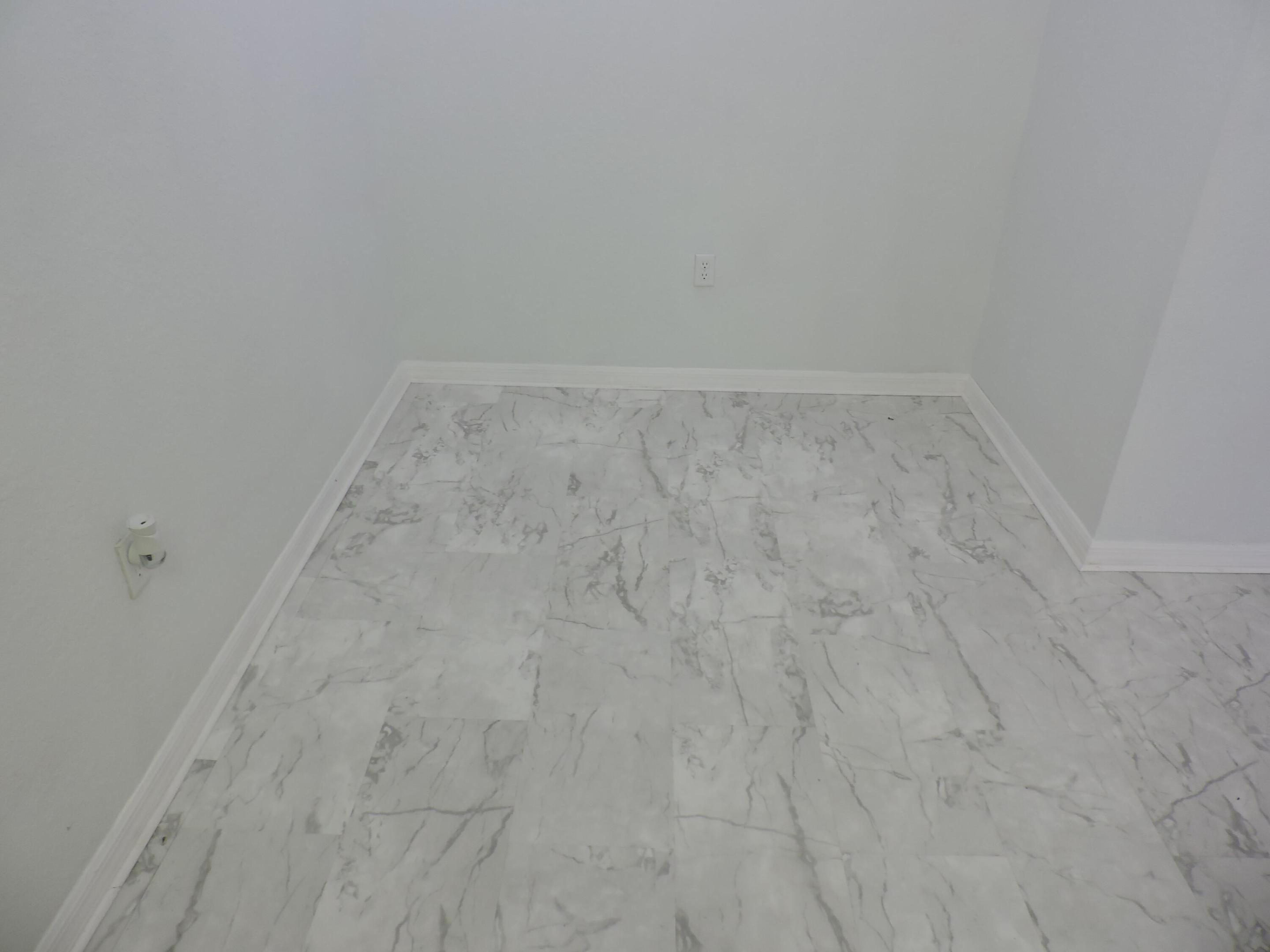 RESIDENCES AT LEGACY PLACE CONDO - Residential Lease