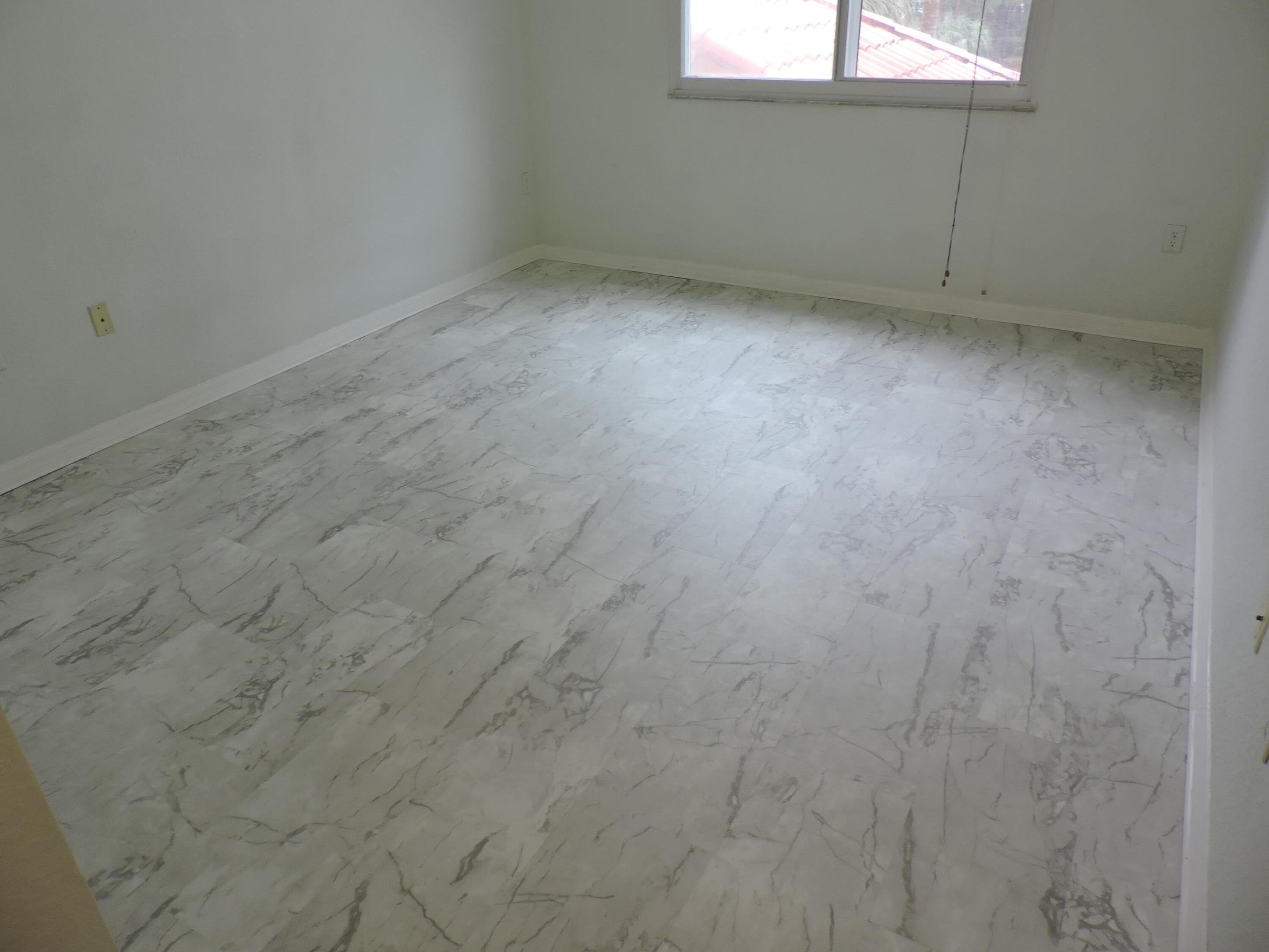 RESIDENCES AT LEGACY PLACE CONDO - Residential Lease