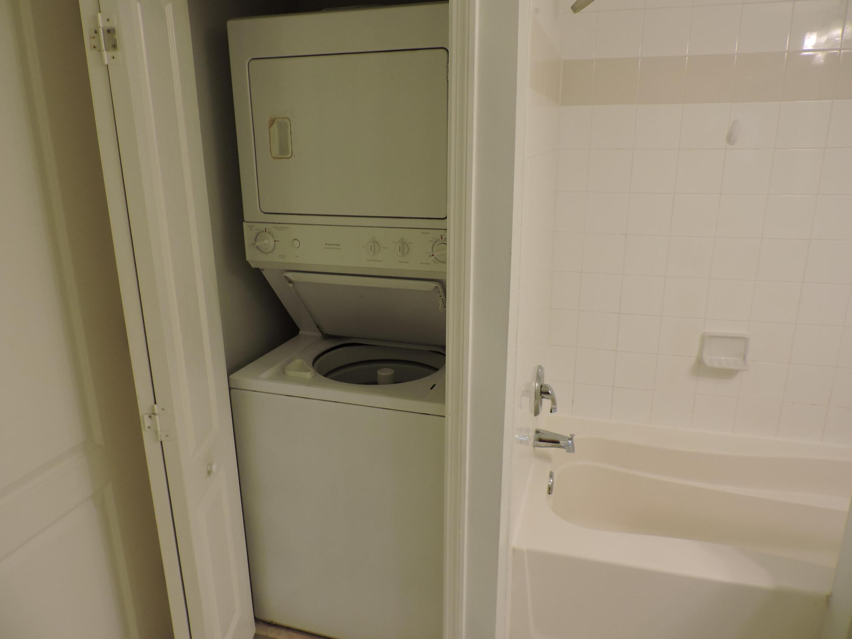 RESIDENCES AT LEGACY PLACE CONDO - Residential Lease