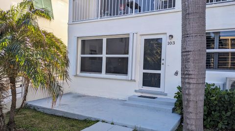 A home in South Palm Beach