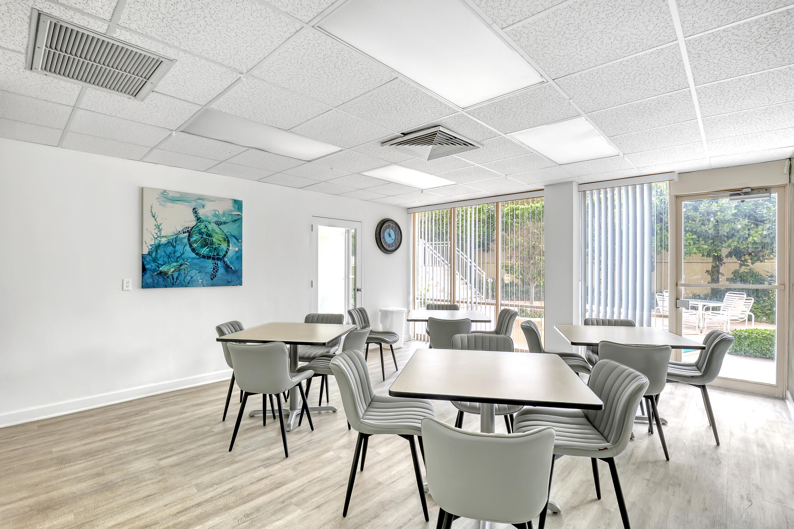 LA BONNE VIE CONDO - Residential Lease