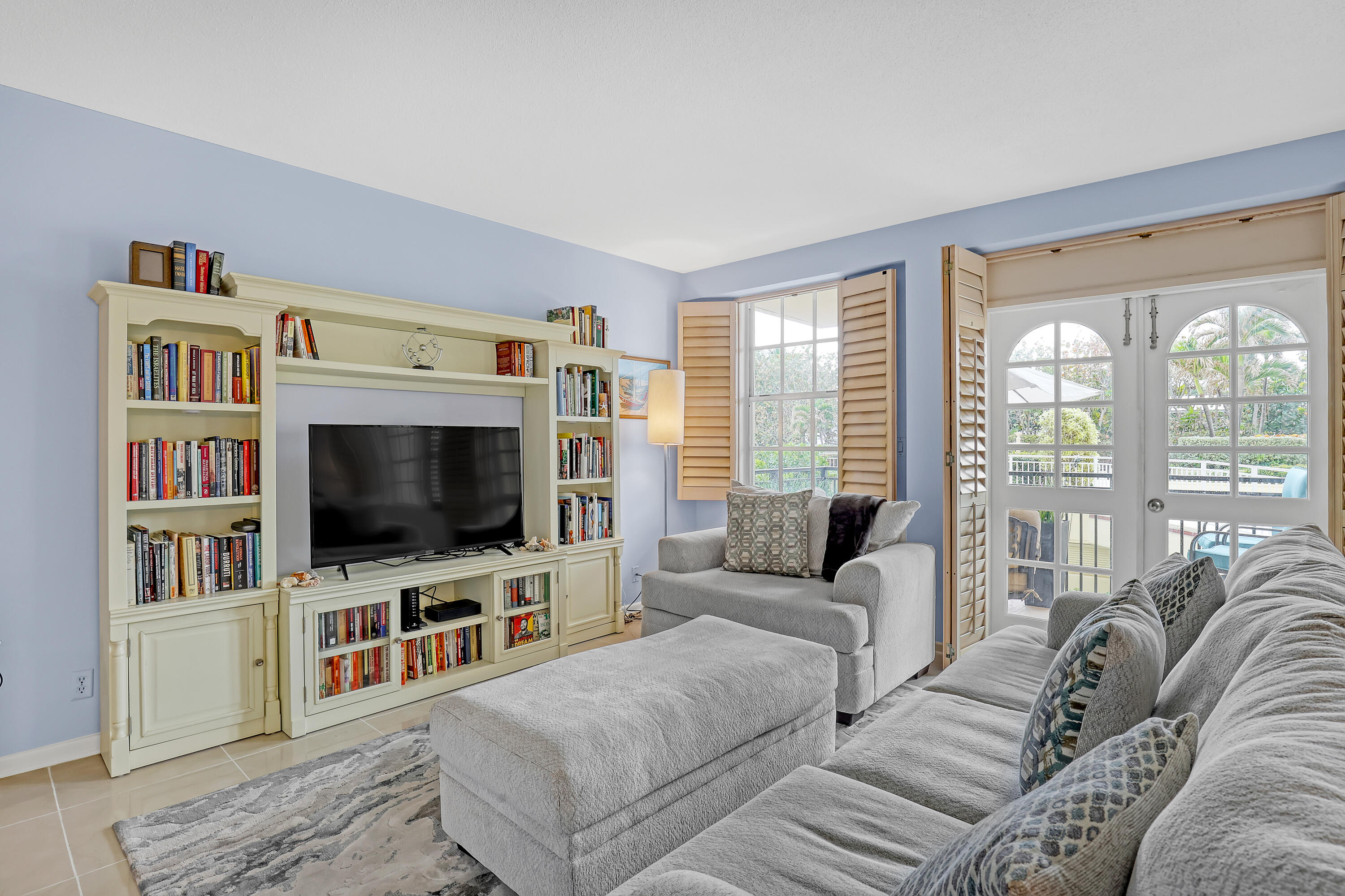 LA BONNE VIE CONDO - Residential Lease