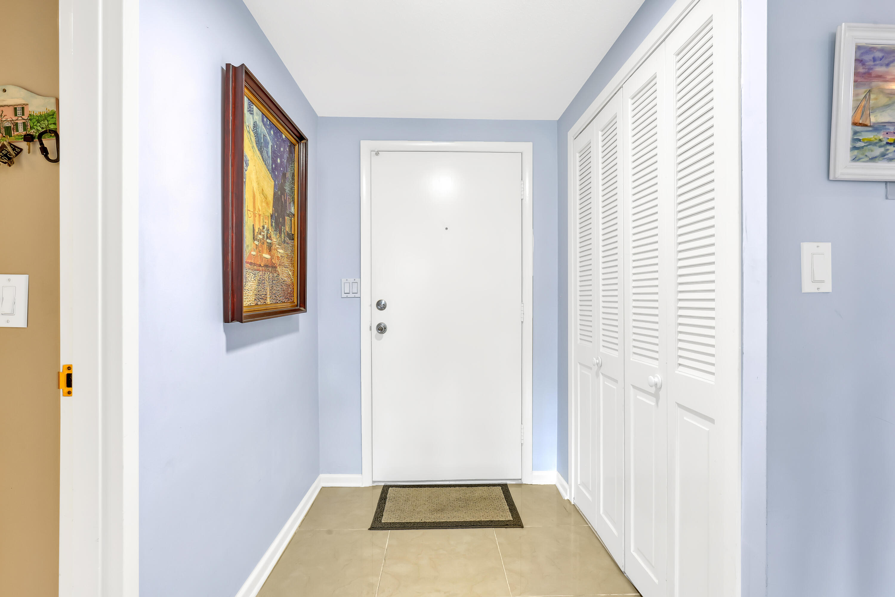 LA BONNE VIE CONDO - Residential Lease